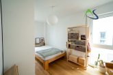 RESERVIERT - Neuwertiges, energieeffizientes Family House im Kunstpark - Provisionsfrei - Kinderzimmer 1 Obergeschoss