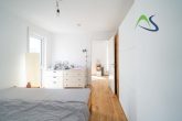 RESERVIERT - Neuwertiges, energieeffizientes Family House im Kunstpark - Provisionsfrei - Schlafzimmer Dachgeschoss F3