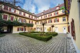Denkmalgeschützes Apartment mit genialem Ausblick in idyllischer Lage an der Schwarzen Laber - Innenhof