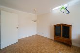 Lichtdurchflutete 2-Zimmer-Wohnung in ruhiger Wohngegend in Kumpfmühl-Ziegetsdorf - Wohnzimmer