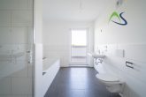 Neuwertige 3 ZKB-Wohnung mit Balkon - bezugsfrei zum 01.07.2024 - Badezimmer