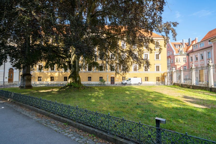 Exklusive Büroetage im Schloss Thurn und Taxis! Letzte und schönste Fläche - Klimatisiert - 1